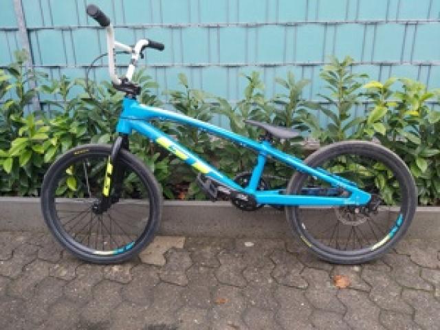 Bmx BMX Race Bike Rad Gr. pro von GT 20 Zoll NP 1.400 - 1